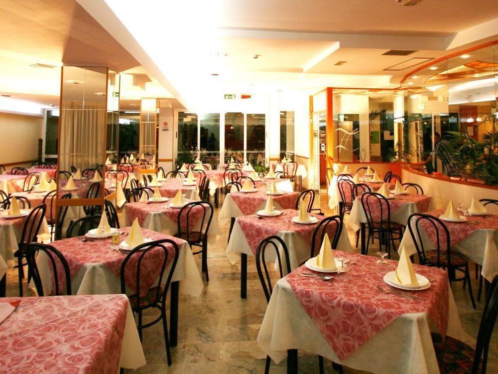 Hotel Zurigo Rimini Exterior photo